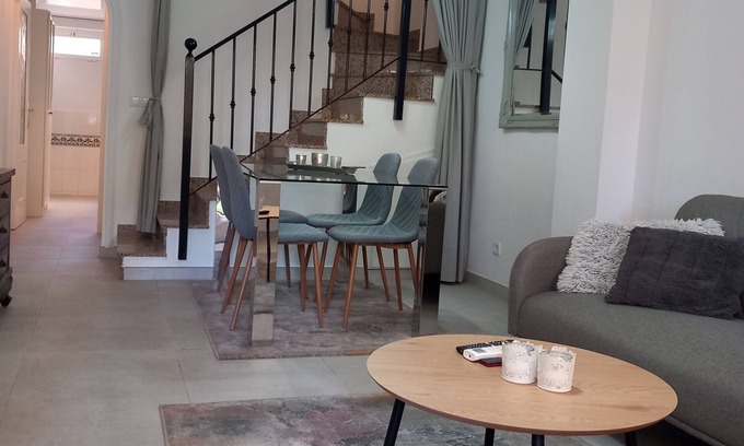 Castillo de Montemar House | La Casa Presiosa, your holidayhome with big swimmingpool