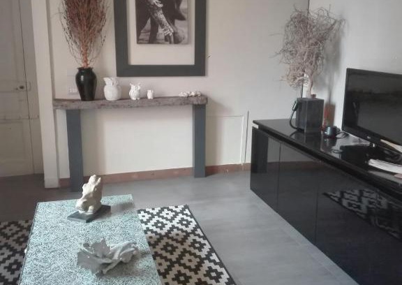 Riposto Apartment | La Casa Rosa