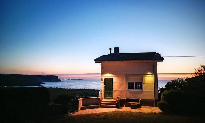 Cabo de Ajo House | La Casuca del Faro