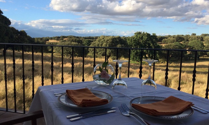 Casas de Belvis Bed & Breakfast | La Cerca Del Alcornoque