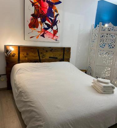 Le Luc Bed & Breakfast | La Chambre du Patio
