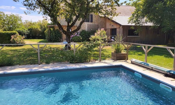 La Dornac House | La Chaumière du Cerisier - charming country house with swimming pool