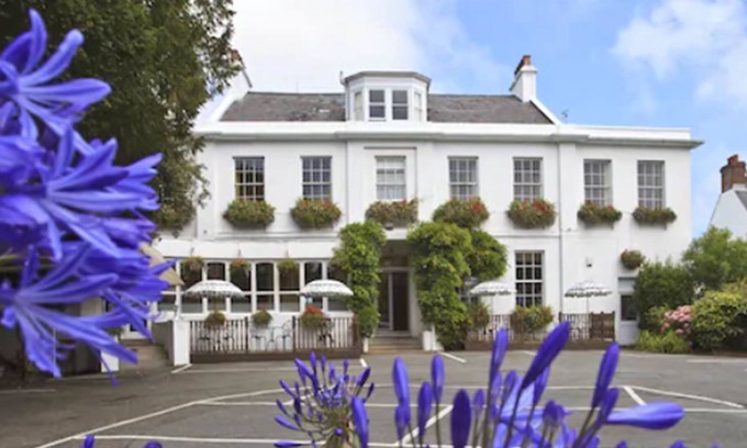 Saint Peter Port Hotel | La Collinette Hotel