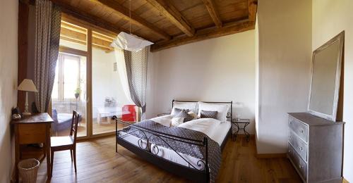 Le Pont House | La Commanderie