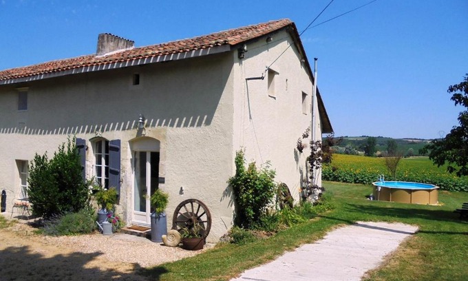 Pillac House | La Coquille Cottage