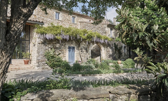 Pont-de-Barret House | La Cour du Marronnier