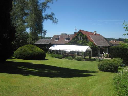 Chateauneuf-la-Foret Bed & Breakfast | La Croix du Reh