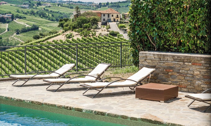 Santo Stefano Belbo Villa | La Dimora delle Langhe - Pool and private vineyard on the Neive hills