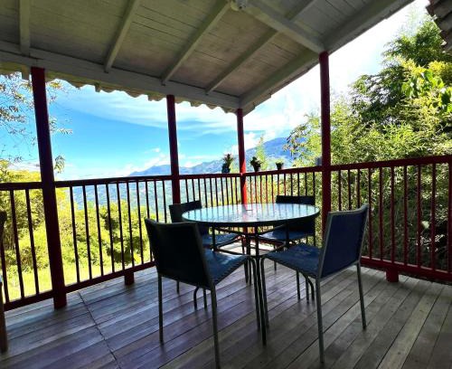 Cocorna House | La Esmeralda Cottage