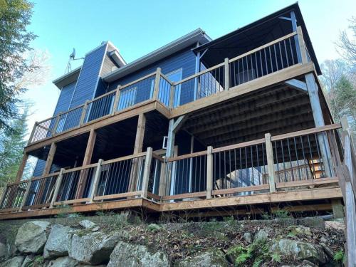 St-Adolphe-d'Howard Ski Chalet | La Félicita chalet