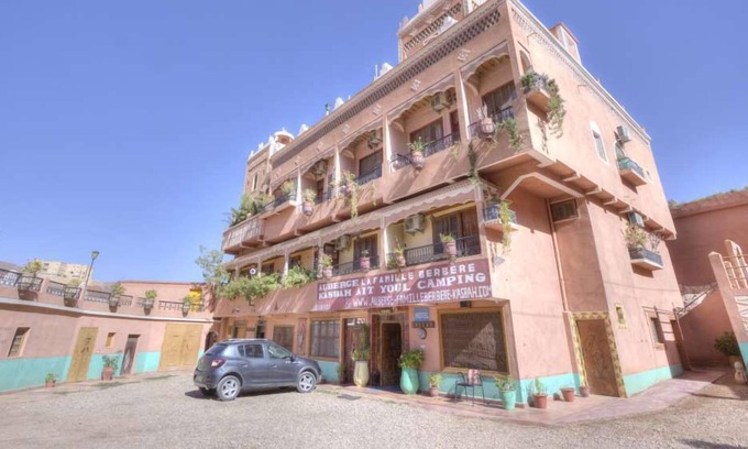Ait Sedrate Sahl Charkia House | La Famille Berbère