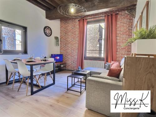 Chatillon-sur-Chalaronne Apartment | 'La Fenêtre sur le marché' de Miss.K Conciergerie