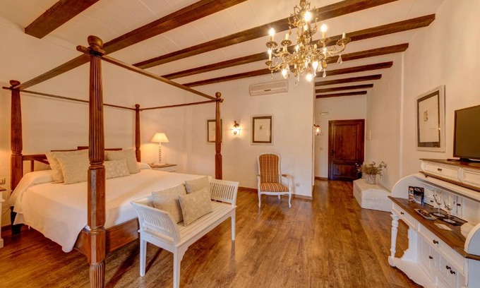 Terrades Hotel | La Fornal