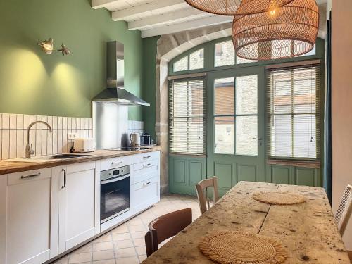 Saint-Alban-de-Roche House | La Galerie