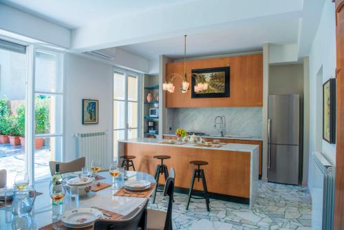 Sant' Ambrogio Apartment | La Galerie Luxury Apartment by Mamo Florence