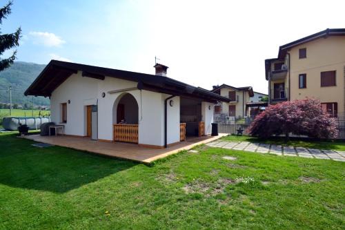 Artogne House | La Gallina
