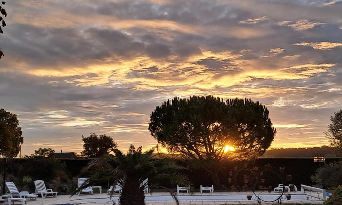 Virazeil Bed & Breakfast | La Garenne