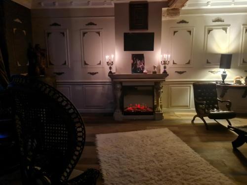 Montargis Apartment | La Gondole Masquée - Love Room