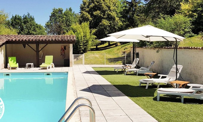 Pern House | La Grande Maison de Pern