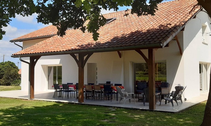 Orx House | La grange CABIROL- Large renovated house 10 minutes from the ocean with swimming pool