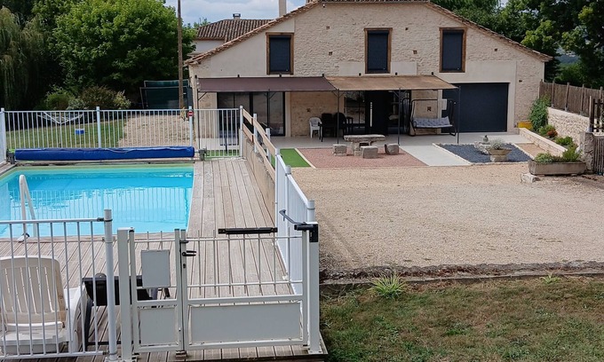 Montpezat-de-Quercy Other | La grange des plagnettes Group gite Capacity 12 to 15personnes