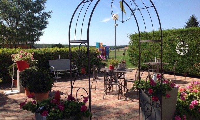 Nitry Hotel | La Grange de Marie