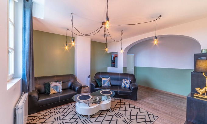 Paray-le-Monial Apartment | La Halte Parodienne - Appt avec vue sur le canal