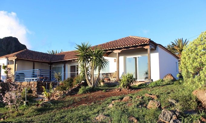 Alajero House | La Hoya, cozy, quiet country house