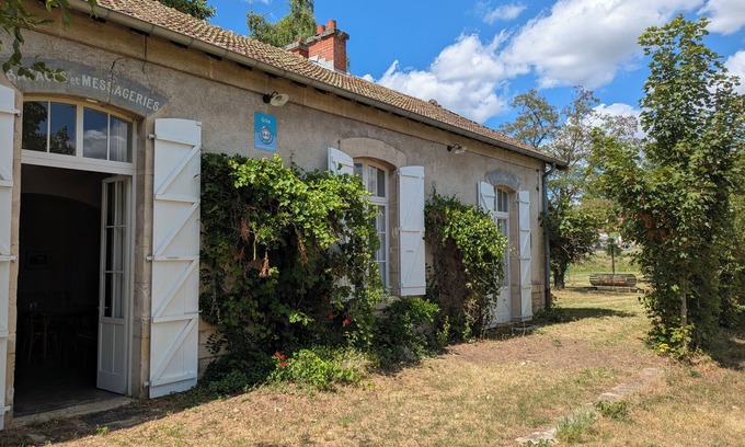Saint-Gengoux-le-National House | La Lampisterie - Converted railway workshop on the edge of the Voie Verte