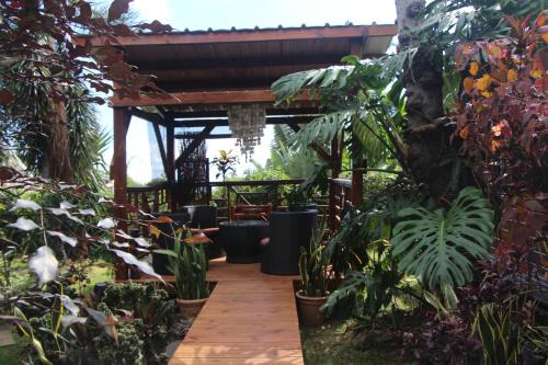 Bois de Nefles House | LA LIANE DE JADE 974 - Lodge "Ylang Ylang" piscine chauffée - jacuzzi privatif