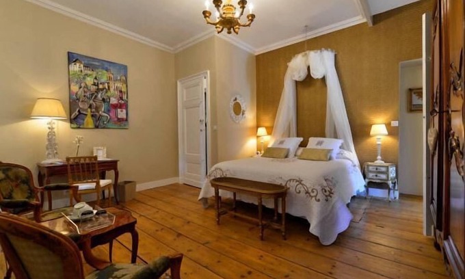 Castelnau-de-Medoc House | La Lyonnaise guest room