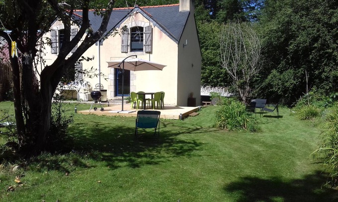 Rosporden House | La Maison au Cœur de la Forêt. Maison Cosy, Avec Cheminée, au Cœur D'un Bois
