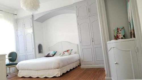 Blaye Bed & Breakfast | La Maison Blanche
