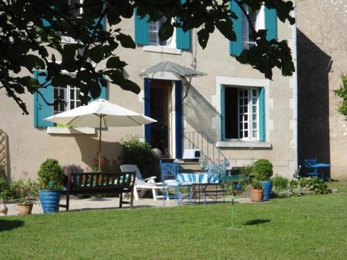 Arquian Bed & Breakfast | La maison bleue