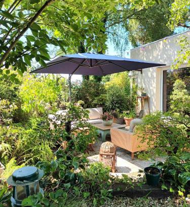 Saint-Carreuc Bed & Breakfast | La maison bric et broc
