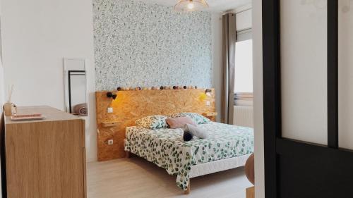 Centre Ville House | La maison d'Angélique - Colocation hôtelière à 150m Gare TGV- Grande cuisine équipée & salon - Fibre - Netflix