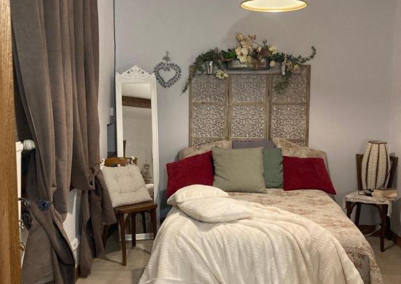 La Tour-de-Salvagny Bed & Breakfast | LA MAISON D'IVONA