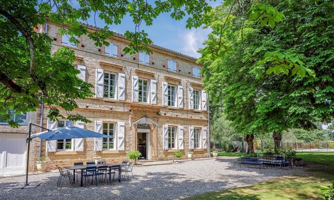 Lisle-sur-Tarn House | La Maison de Clément - Gite D'exception au Coeur du Château Clément Termes