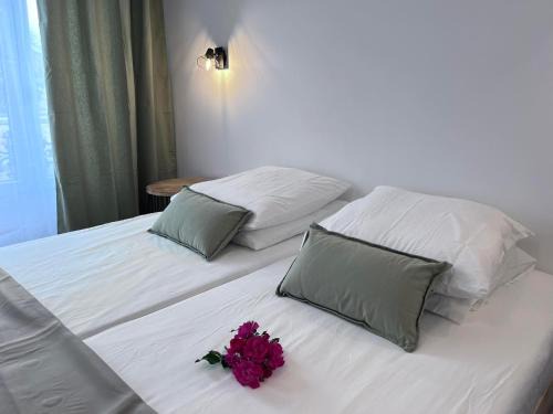 Trie-Chateau House | La Maison de Colette