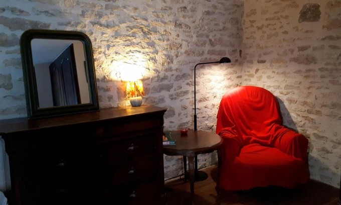 Flavigny-sur-Ozerain House | La Maison de Pierre