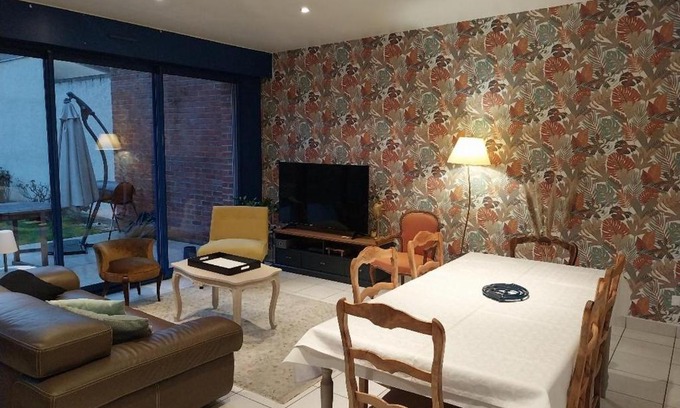 Peronne House | La Maison de Léonie
