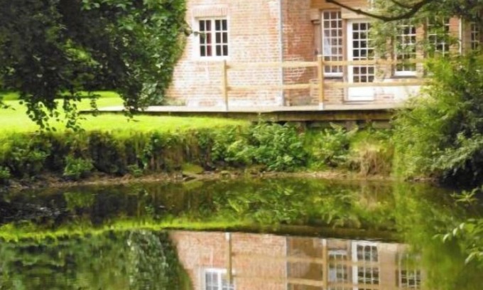 Manerbe House | La Maison de l'Etang
