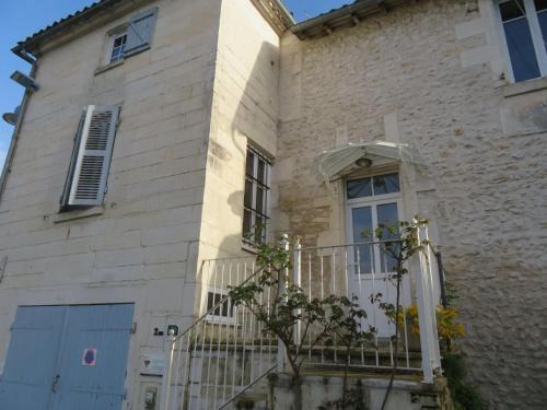 Bourg-Charente Villa | La Maison de Riviere