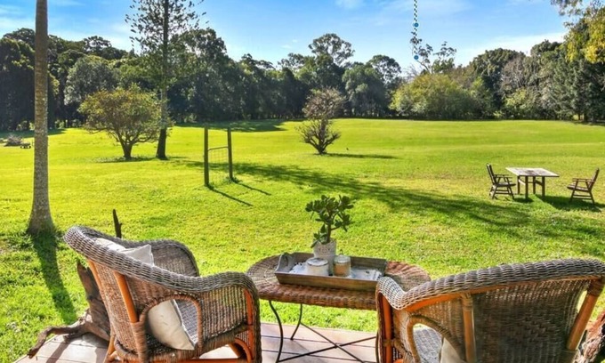 Palmwoods House | La Maison de Vert - Farmhouse