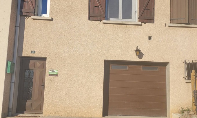Bas-en-Basset House | La Maison des Bananiers