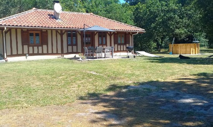 Trensacq House | La maison du ruisseau