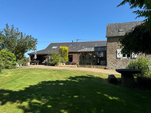 La Chapelle-Saint-Aubert House | La Maison d'Amélie