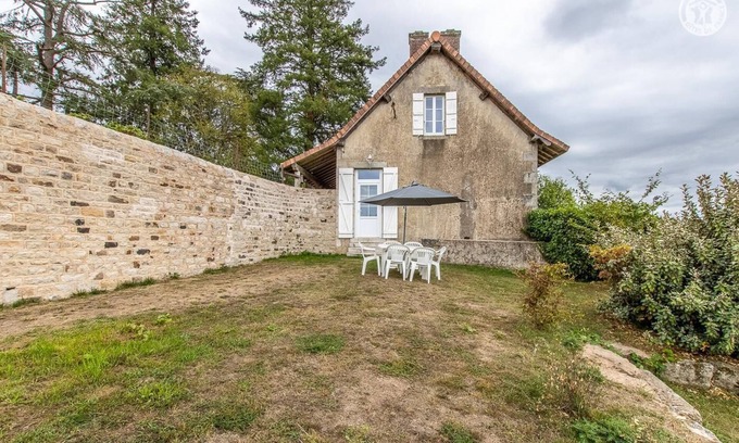 Saint-Bonnet-de-Joux House | La Maison de la Grille