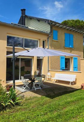 Muret-le-Chateau Apartment | La maison Grès