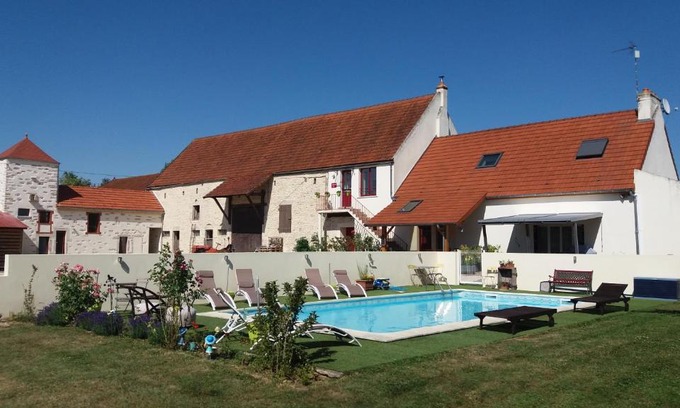 Ladoix-Serrigny Bed & Breakfast | La Maison Rouge Ladoix - Proche Beaune